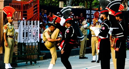 Indian Pakistan border crossing