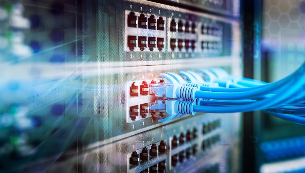 Network panel, switch and cable in data center