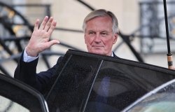 Michel Barnier Waving